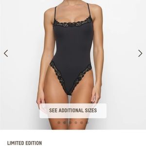 NWT SKIMS fits everybody bodysuit limited edition S